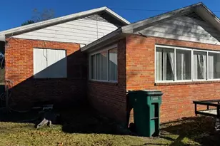 2363 Park Ave, Alford, FL 32420 - Photo 9