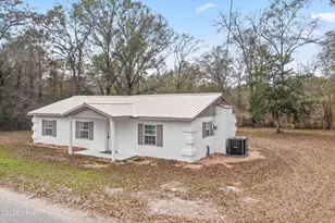 470 2nd St, Chipley, FL 32428 - Photo 5