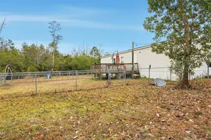 7525 Campflowers Rd, Youngstown, FL 32466 - Photo 11