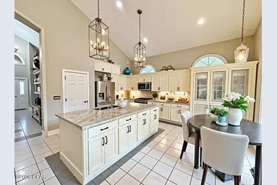 5837 Catalina Lane, Greenwood, FL 32443 - Photo 3