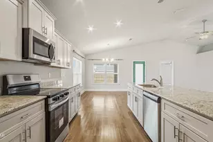 3812 Redbud Wy, Panama City, FL 32404 - Photo 13