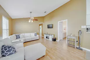 206 Seahorse Wy, Panama City Beach, FL 32407 - Photo 11