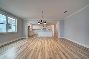 1402 Cosmos Ct, Panama City, FL 32405 - Photo 9