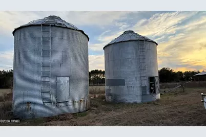 5526 Old U S Road, Malone, FL 32445 - Photo 19