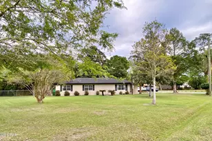 807 Maple St, Chipley, FL 32428 - Photo 3