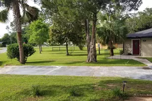 807 Maple St, Chipley, FL 32428 - Photo 9