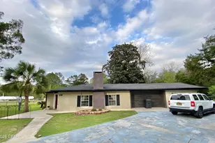 807 Maple St, Chipley, FL 32428 - Photo 11