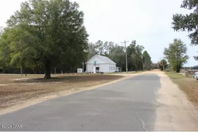 5008 3rd Avenue, Malone, FL 32445 - Photo 5