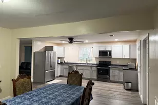 1021 8th Ave, Graceville, FL 32440 - Photo 7