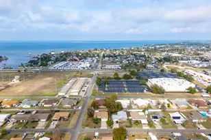 3946 W 21st Pl, Panama City, FL 32405 - Photo 3