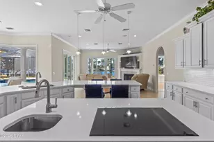 8127 N Lagoon Dr, Panama City, FL 32408 - Photo 23