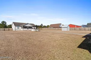 561 Lakepointe Dr, Chipley, FL 32428 - Photo 33