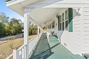 2686 Mona Ln, Alford, FL 32420 - Photo 11