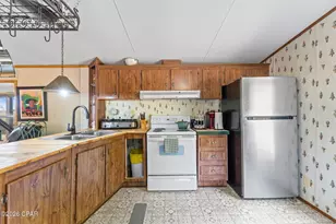 519 McPherson Dr, Alford, FL 32420 - Photo 11