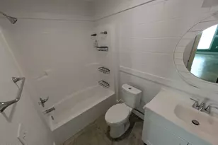 13733 Windsor Ave, Youngstown, FL 32466 - Photo 11