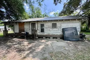 5295 Brown St, Graceville, FL 32440 - Photo 9