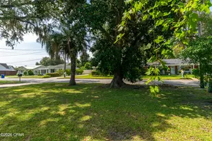 605 E 2nd Pl, Panama City, FL 32401 - Photo 29