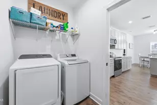 705 W 8th St, Lynn Haven, FL 32444 - Photo 25
