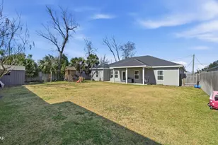 705 W 8th St, Lynn Haven, FL 32444 - Photo 27