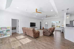 705 W 8th St, Lynn Haven, FL 32444 - Photo 9