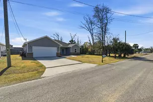 705 W 8th St, Lynn Haven, FL 32444 - Photo 5