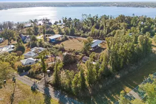 2525 Ellie Ln, Alford, FL 32420 - Photo 11