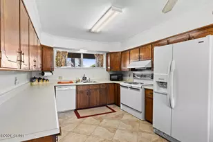 5370 Cherry St, Graceville, FL 32440 - Photo 17