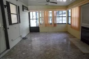 18475 SE 55th Pl, Ocklawaha, FL 32179 - Photo 5