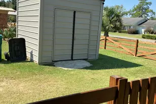 5985 Webb St, Graceville, FL 32440 - Photo 9