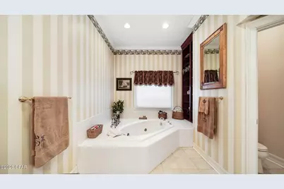 21748 N State Road 71, Altha, FL 32421 - Photo 17