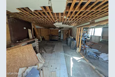 18035 Center Drive, Fountain, FL 32438 - Photo 9