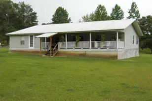 2590 Schmidt Ln, Chipley, FL 32428 - Photo 1