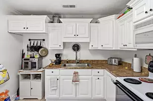 617 N 9th Plaza, Panama City, FL 32404 - Photo 11