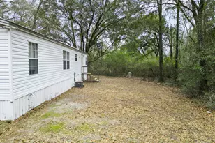 1413 Walker Rd, Graceville, FL 32440 - Photo 5