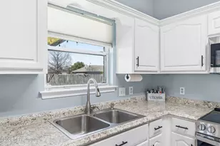 1010 Delaware Ave, Lynn Haven, FL 32444 - Photo 9