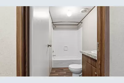 307 E Montana Avenue, Bonifay, FL 32425 - Photo 11