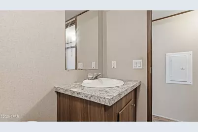 307 E Montana Avenue, Bonifay, FL 32425 - Photo 13