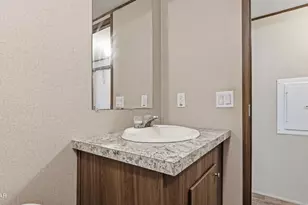 307 E Montana Ave, Bonifay, FL 32425 - Photo 13