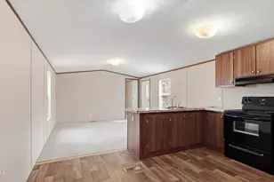 307 E Montana Ave, Bonifay, FL 32425 - Photo 17