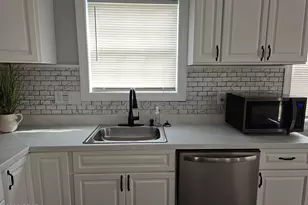 1409 E 6th Ct, Panama City, FL 32401 - Photo 5