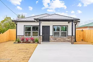 927 Spring Ave, Panama City, FL 32401 - Photo 1