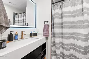 7813 N Lagoon Dr, Panama City, FL 32408 - Photo 21