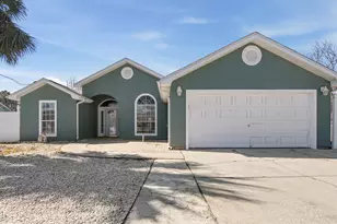 919 Pelican Pl, Panama City Beach, FL 32407 - Photo 1