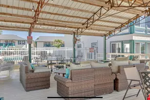 7813 N Lagoon Dr, Panama City, FL 32408 - Photo 11