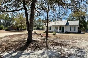 12127 Raccoon Rd, Southport, FL 32409 - Photo 7