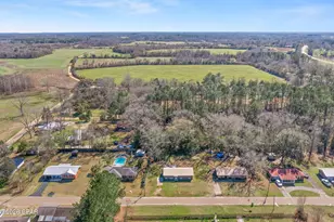 1037 Payne St, Graceville, FL 32440 - Photo 25