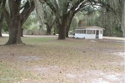 5728 Snowhill Road, Malone, FL 32445 - Photo 15