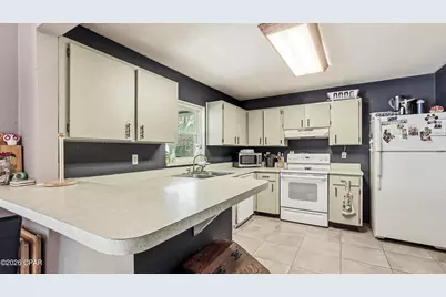 4335 Country Club Boulevard, Chipley, FL 32428 - Photo 11