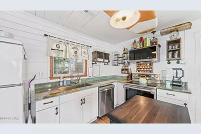 605 Wisteria Street, Panama City Beach, FL 32407 - Photo 13