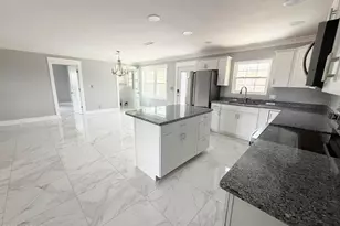 2112 Inwood Rd, Grand Ridge, FL 32442 - Photo 9